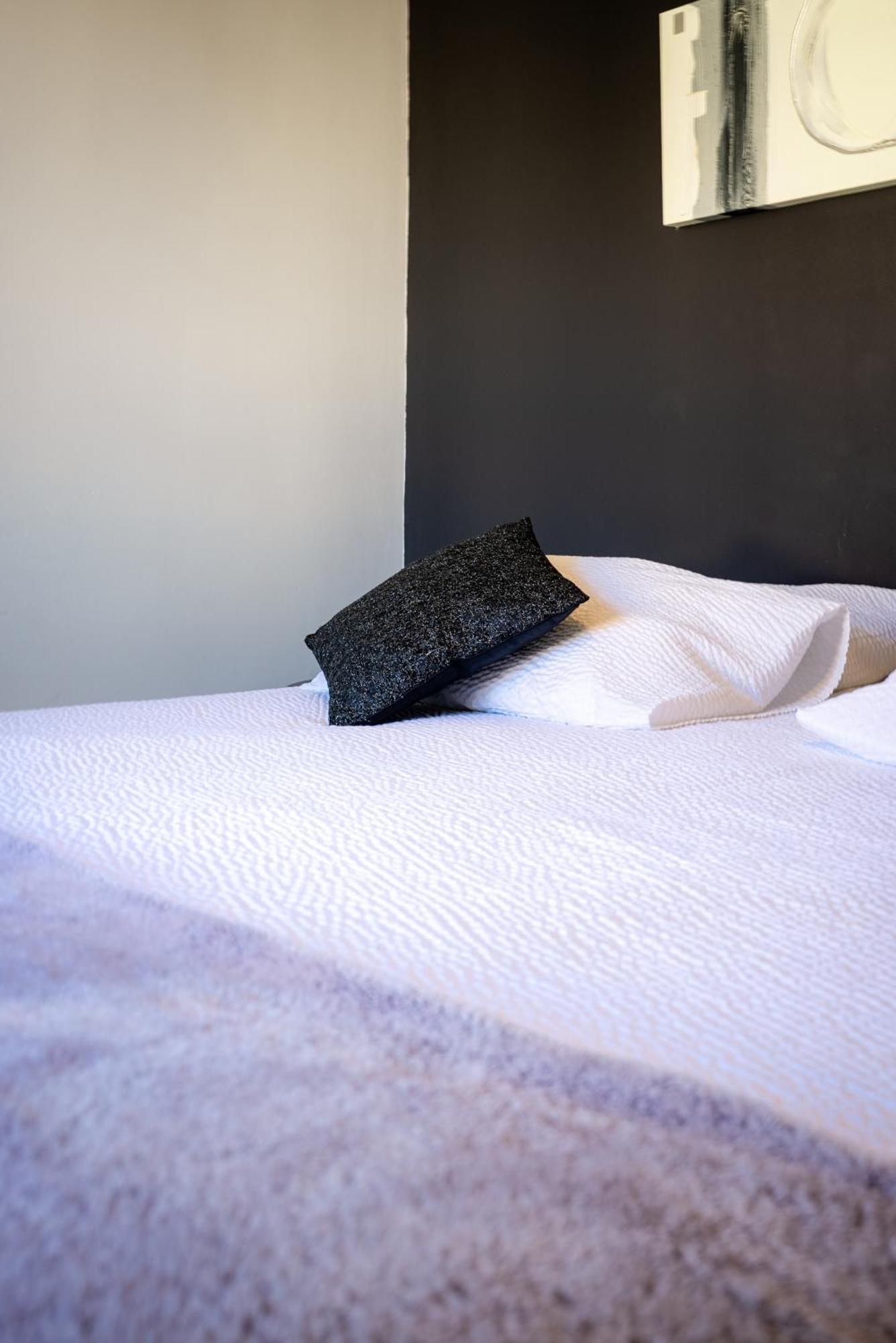 Hotel Les Loges Du Luberon Coustellet Zewnętrze zdjęcie